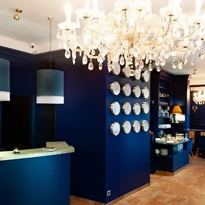 2* Hotel Petit Saint-honore